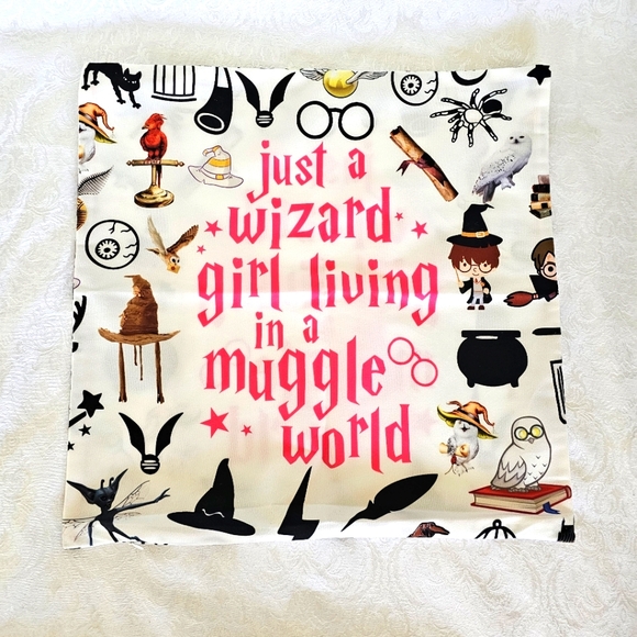 Harry Potter Wizard Themed Zippered Pillow Case/Cover- New in Package! - Picture 1 of 8
